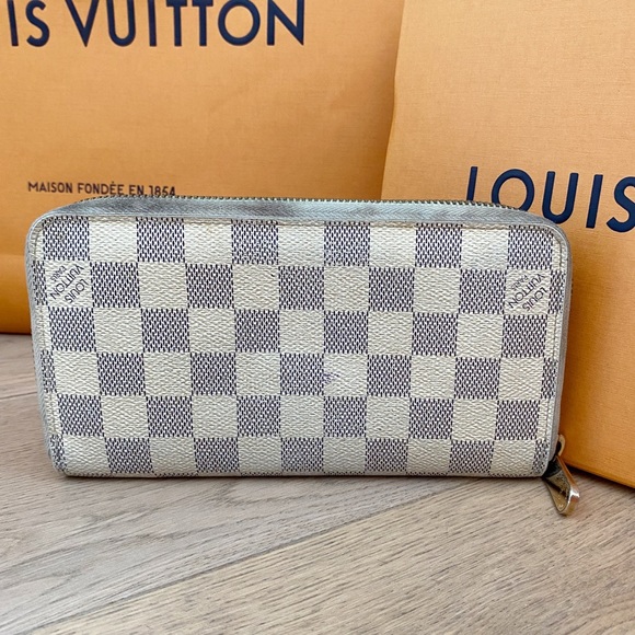 ♥️ZIPPY WALLET♥️ Auth LV Damier Azur Zippy Wallet! - Picture 3 of 9